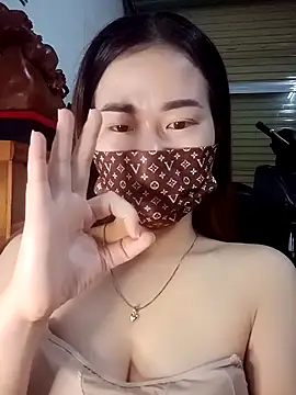 Family-Lovee online show from November 2025 09:03:02 PM