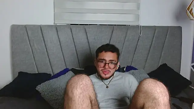 Zac Golden online show from October 2025 04:38:01 AM