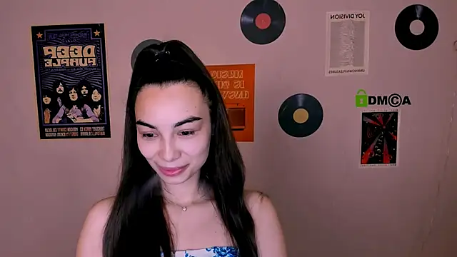 kira light   online show from November 2025 07:45:02 PM