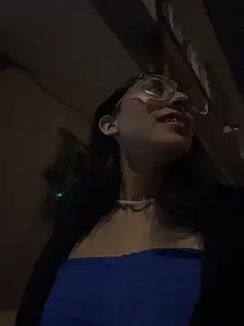 Violeet-Smith online show from November 2025 03:09:02 AM