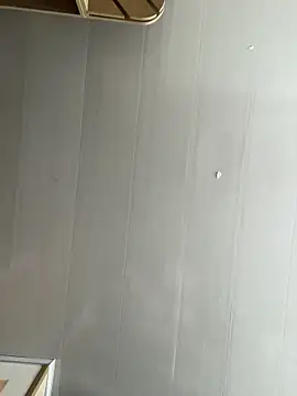 Violeet-Smith online show from December 2025 04:35:02 PM