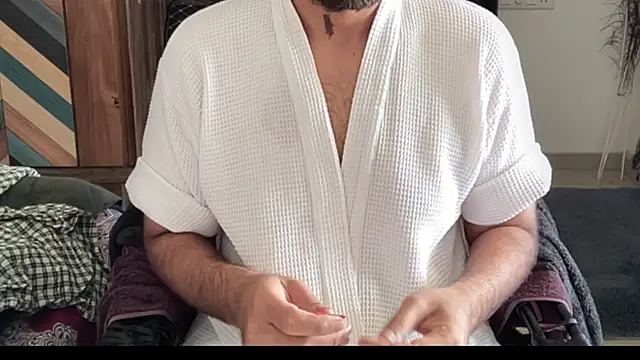 MakeMeAwareAah online show from January 2026 06:40:01 AM