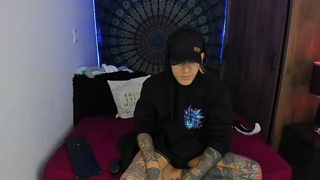 cleoo jhonny online show from November 2025 04:24:02 AM