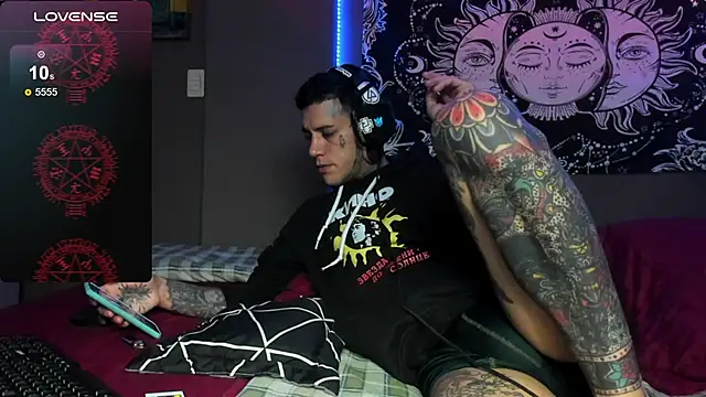 cleoo jhonny online show from April 2026 04:56:01 AM