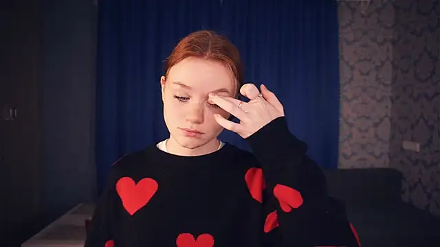 KarlynGow online show from November 2025 06:24:02 AM