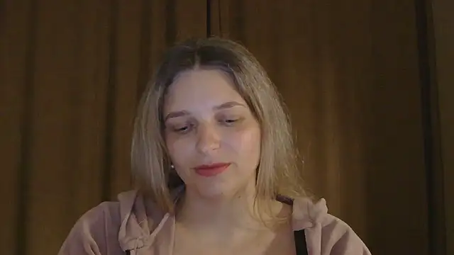 ElisSky301 online show from April 2026 06:38:01 PM