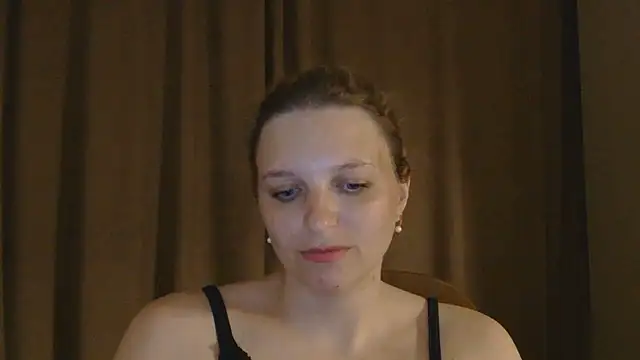 Snapshot of ElisSky301 chatting on May 2026 08:13:02 PM ElisSky301 online show from May 2026 08:13:02 PM