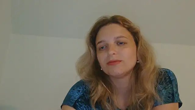 Snapshot of ElisSky301 chatting on May 2026 08:39:01 PM ElisSky301 online show from May 2026 08:39:01 PM