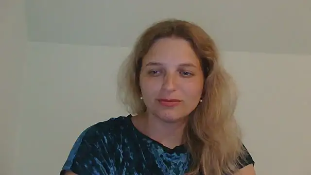 Snapshot of ElisSky301 chatting on June 2026 09:05:02 PM ElisSky301 online show from June 2026 09:05:02 PM