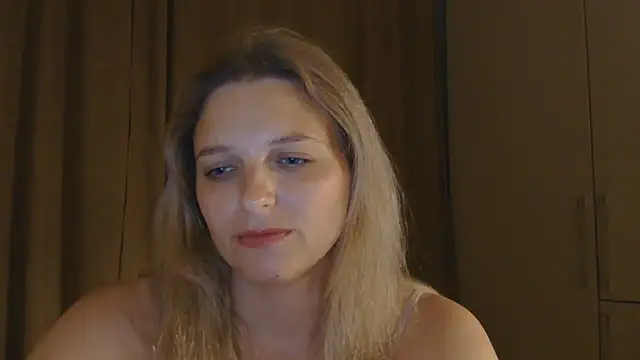 Snapshot of ElisSky301 chatting on June 2026 08:45:02 PM ElisSky301 online show from June 2026 08:45:02 PM