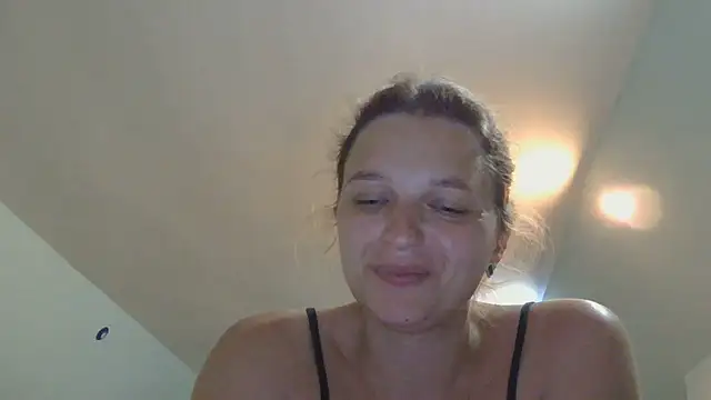 Snapshot of ElisSky301 chatting on June 2026 08:44:01 PM ElisSky301 online show from June 2026 08:44:01 PM