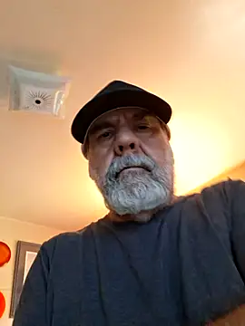 Snapshot of pena633 chatting on April 2026 08:50:02 PM pena633 online show from April 2026 08:50:02 PM