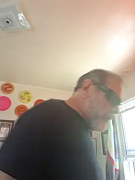 Snapshot of pena633 chatting on May 2026 04:48:02 PM pena633 online show from May 2026 04:48:02 PM