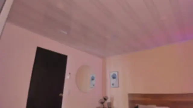 YariRose online show from December 2025 02:12:02 PM