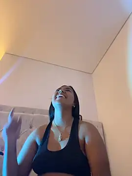 aly nicols online show from November 2025 11:35:01 PM