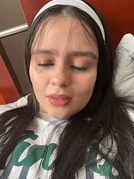 Selena Roa online show from April 2026 04:19:01 PM