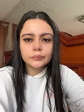 Selena Roa online show from May 2026 10:07:01 PM