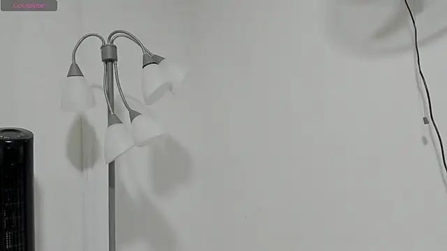 mirandaduboiss online show from April 2026 12:57:02 PM