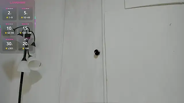 mirandaduboiss online show from April 2026 01:26:01 PM