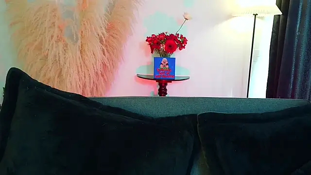 mia roux1 online show from February 2026 09:00:01 PM