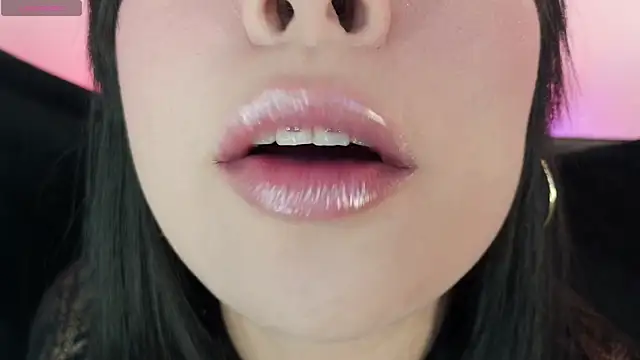 mia roux1 online show from June 2026 10:45:02 PM