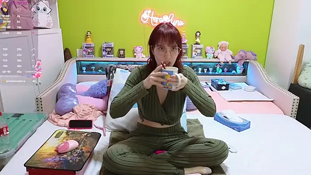  HeraLuna  online show from February 2026 09:23:01 PM