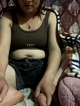 Snapshot of Lara-11 chatting on November 2025 01:44:01 PM Lara-11 online show from November 2025 01:44:01 PM