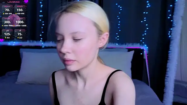 Snapshot of IraYounce chatting on February 2026 01:04:02 AM IraYounce online show from February 2026 01:04:02 AM