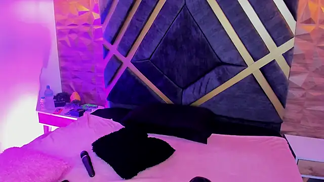 sydney miller  online show from April 2026 11:30:02 PM