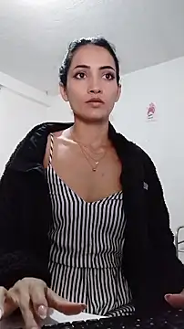 chloehanna online show from February 2026 02:47:01 PM