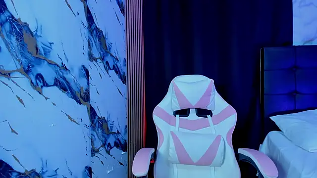 Scarlet DLuce online show from January 2026 09:02:02 AM