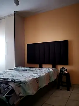 Snapshot of yummy-caramel chatting on April 2026 08:48:01 AM yummy-caramel online show from April 2026 08:48:01 AM