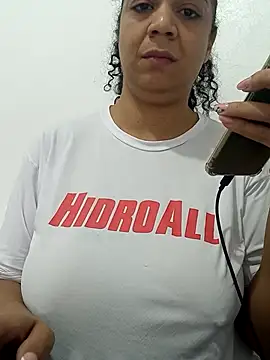 Bruninhadeusa online show from April 2026 02:17:02 PM