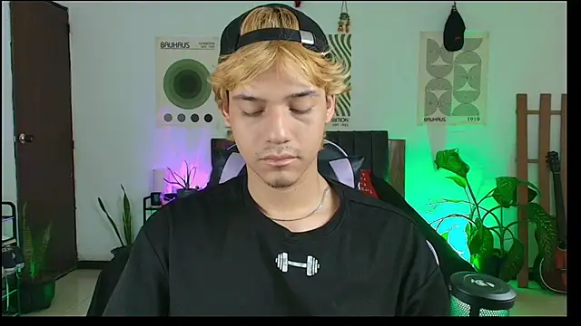 Snapshot of Habel__moretti chatting on February 2026 06:37:02 PM Habel moretti online show from February 2026 06:37:02 PM