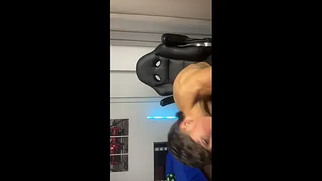 JUSTIN JHONS online show from November 2025 03:38:01 AM