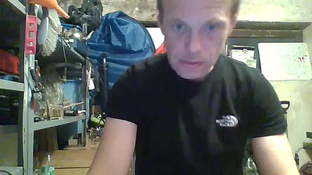 tommy3300 online show from April 2026 10:48:02 PM