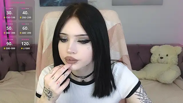 Emma Kirks online show from November 2025 10:39:02 AM