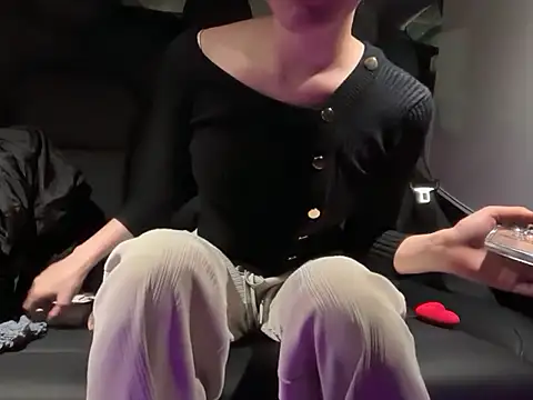 karenchaaan online show from November 2025 09:30:01 AM