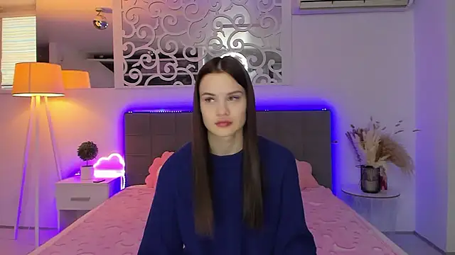 LuisaClover online show from January 2026 01:16:02 PM