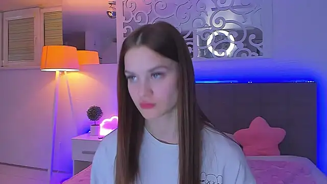 LuisaClover online show from April 2026 12:26:02 AM