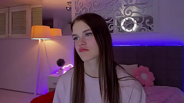 LuisaClover online show from April 2026 07:40:02 PM