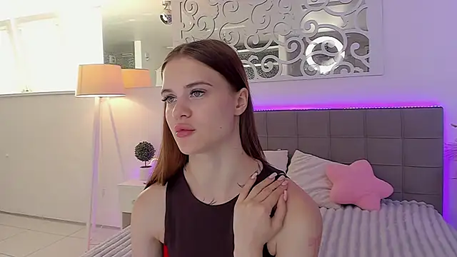 LuisaClover online show from June 2026 05:08:01 AM