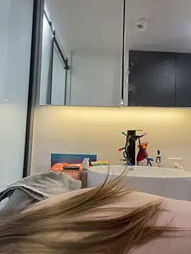 elliepixie online show from December 2025 12:46:02 PM