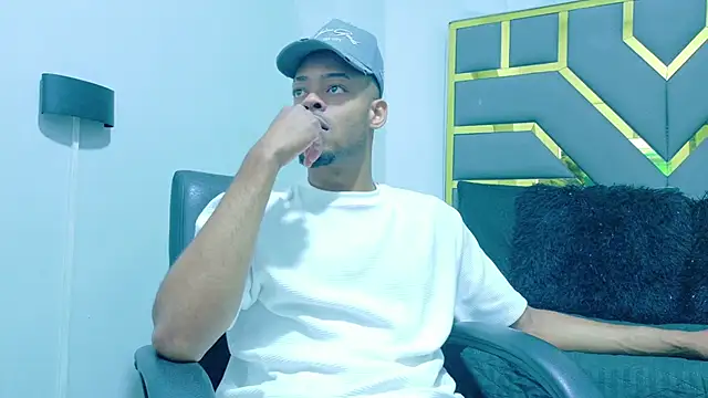 Snapshot of Neytanmalcon chatting on November 2025 09:47:01 PM Neytanmalcon online show from November 2025 09:47:01 PM