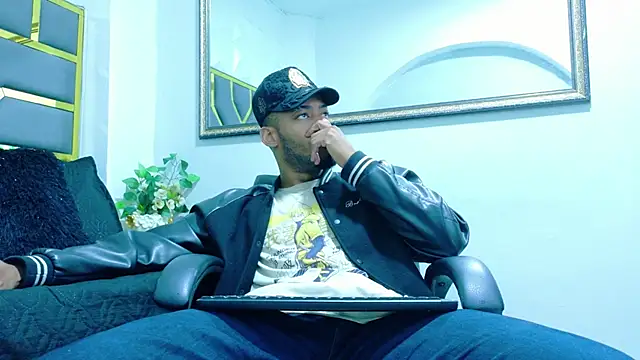 Snapshot of Neytanmalcon chatting on November 2025 08:34:02 PM Neytanmalcon online show from November 2025 08:34:02 PM