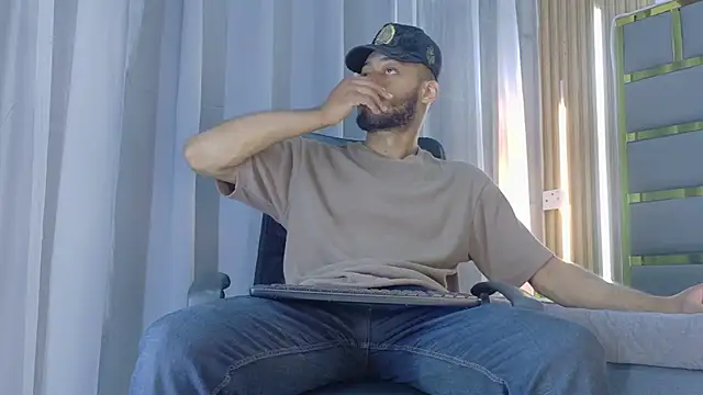 Snapshot of Neytanmalcon chatting on February 2026 06:30:01 PM Neytanmalcon online show from February 2026 06:30:01 PM