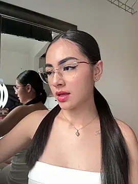 IslaCole online show from February 2026 10:04:01 PM