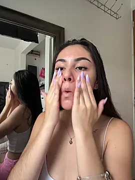 IslaCole online show from April 2026 06:53:01 PM