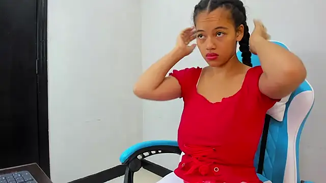 agata18  online show from November 2025 12:38:02 PM