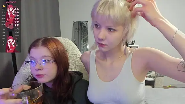 TenderTwos online show from April 2026 08:53:02 PM